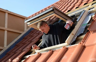 Pose de fenêtres de toit Velux à Lapenne